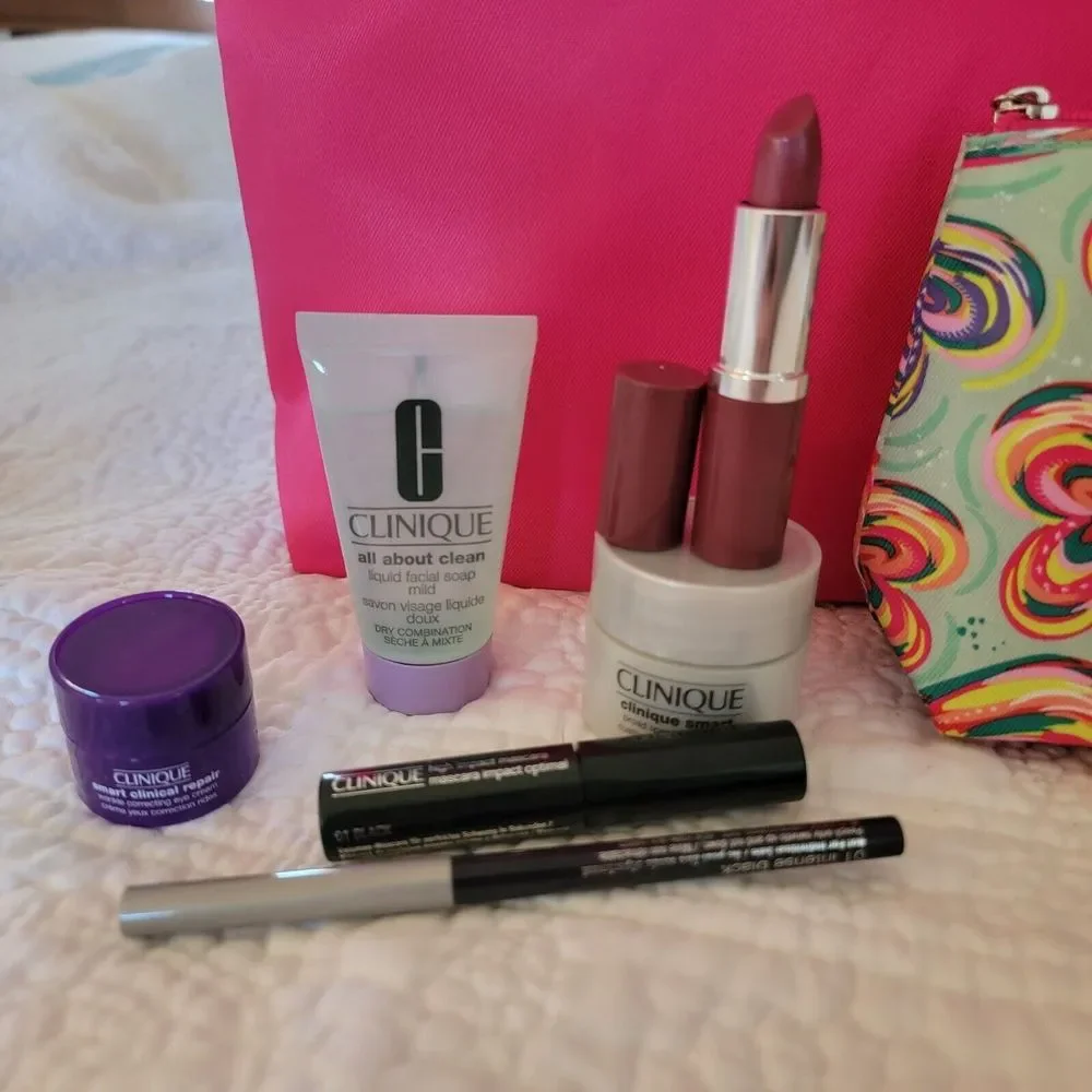 Clinique BIG pink tote bag, Cosmetics bag & makeup set with‎ Travel & Full Size!